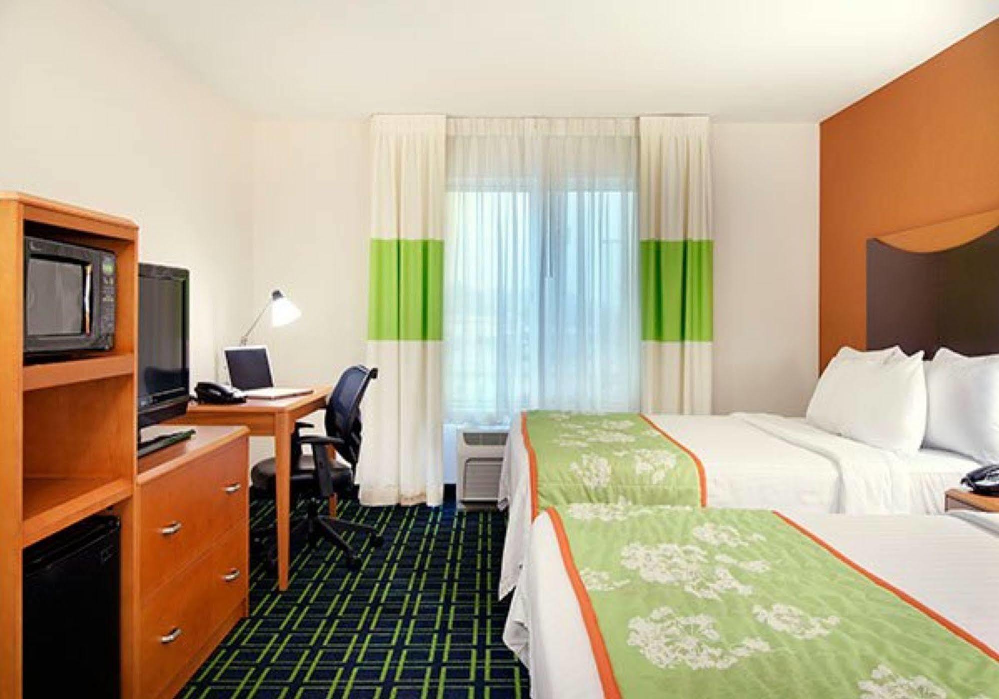 Fairfield Inn & Suites Jacksonville West/Chaffee Point מראה חיצוני תמונה